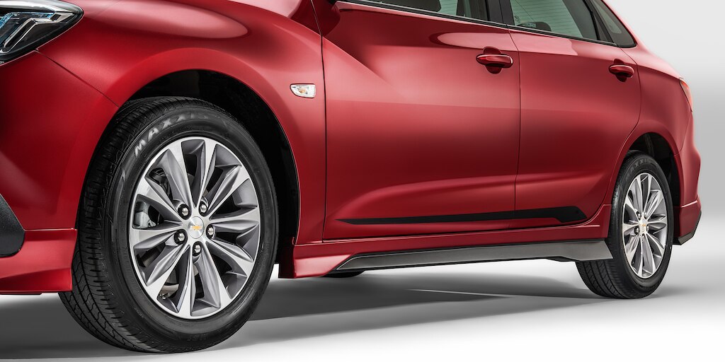 Estribo derecho de sedán Chevrolet Cavalier 2024