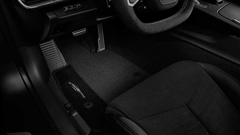 Alfombra para primera fila color negro para Chevrolet Corvette Stingray 2024